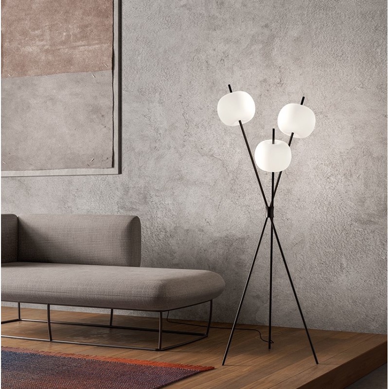 Kushi floor lamp diffuser in layered and blown